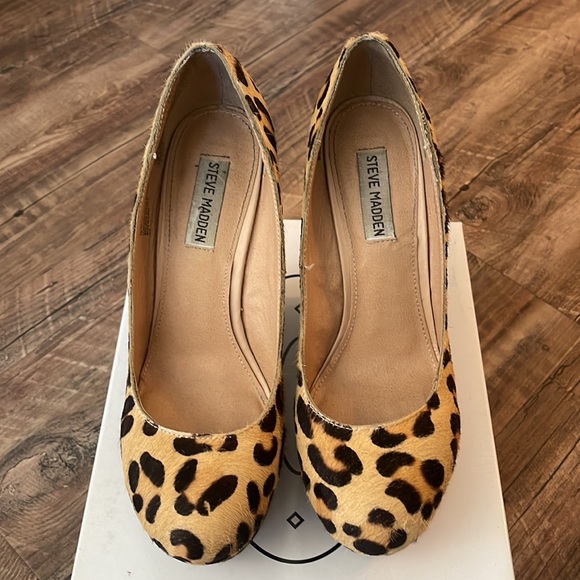 Steve Madden Leopard Platform Wedge - Picture 2 of 5